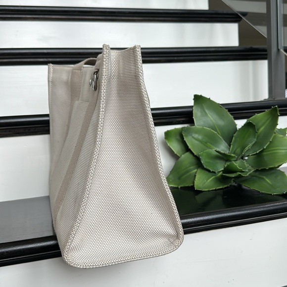 Lululemon two tone Canvas Tote Bag Beige Structured Gym Work School Bag neutral - Picture 9 of 13